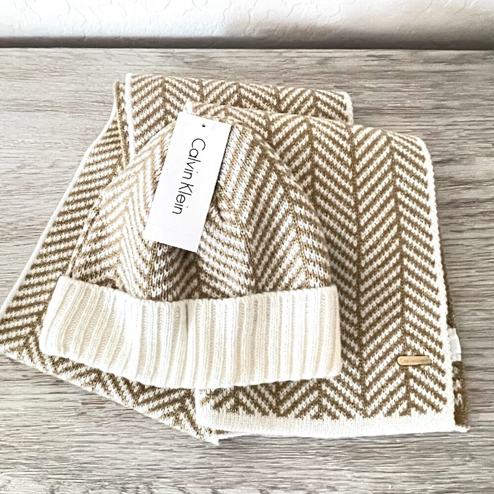 New Calvin Klein Hat Beanie Scarf Set Ivory Metallic Gold Herringbone Knit 2 Pc - Picture 2 of 10